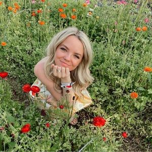 Meet your Posher, Jolea